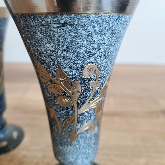 Set of 2 decorative etched/engraved metal flute vine goblets with floral design. - Picture 7 of 9